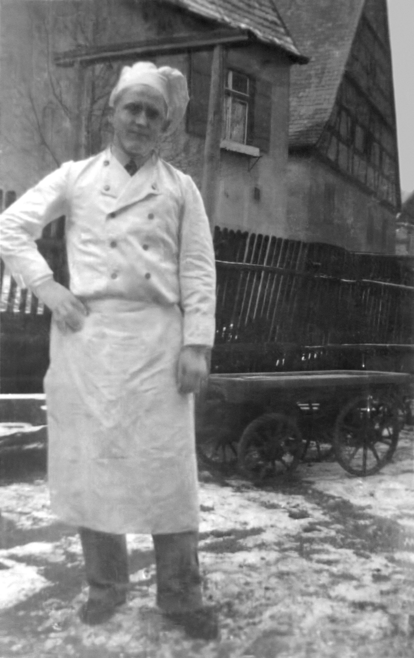 Restaurierte Analogphotographie eines Bäckermeisters um 1900